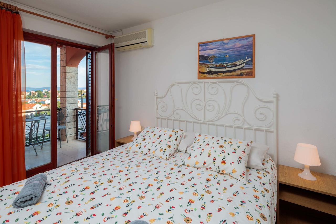 Apartments Loncar Seget Vranjica Zewnętrze zdjęcie
