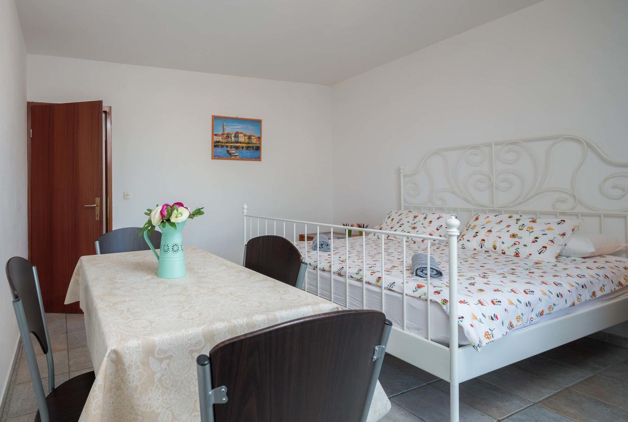 Apartments Loncar Seget Vranjica Zewnętrze zdjęcie